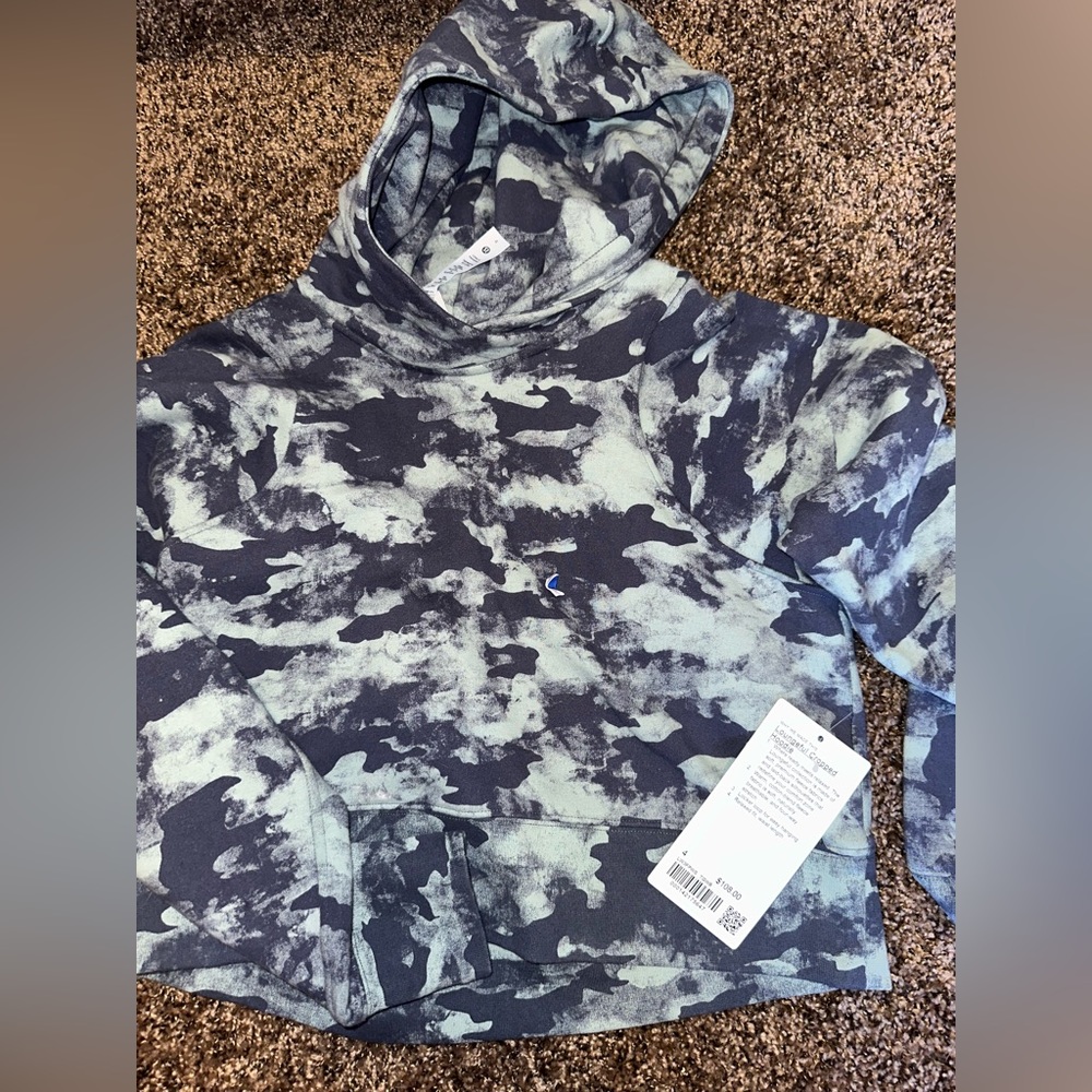 New with tags cropped lulu hoodie